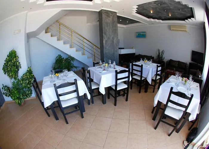 Ξενοδοχείο με διαμερίσματα Doka 3*