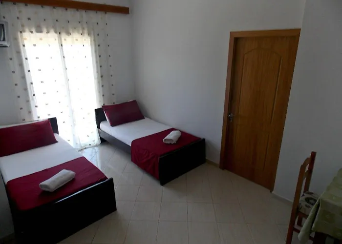 アパートホテル Doka Sarandë